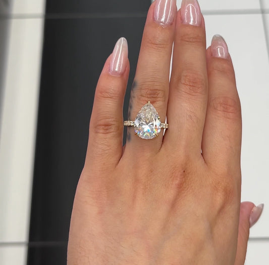 7.5 Ctw Pear-Cut Diamond Ring in 14K Gold