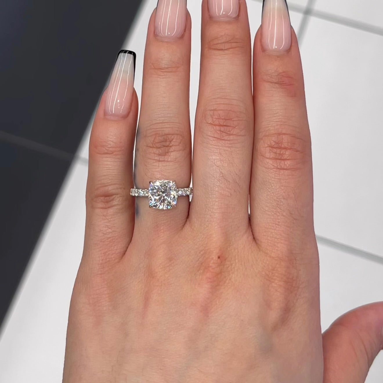 2.5 Ctw Cushion-Cut Diamond Ring in 14K Gold