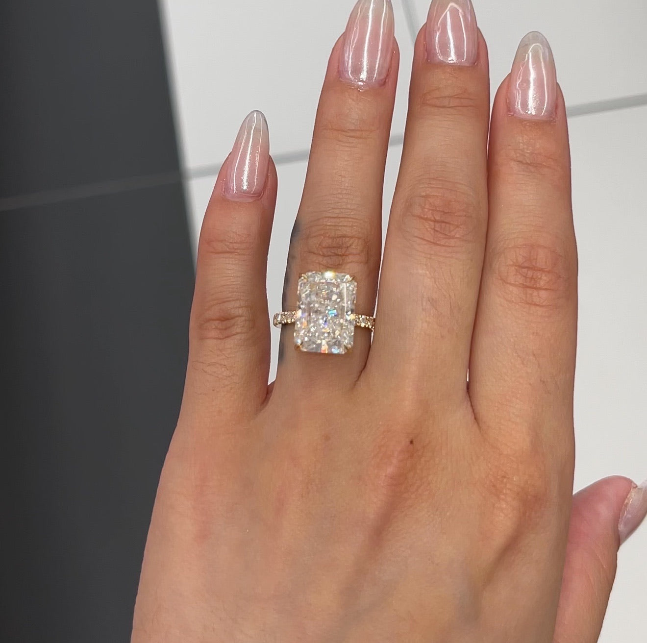 7.5 Ctw Radiant-Cut Diamond Ring in 14K Gold