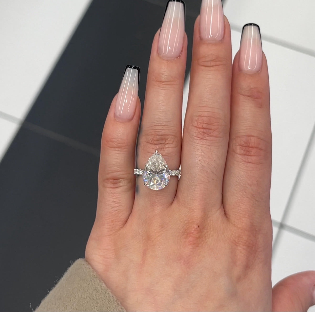 5.5 Ctw Pear-Cut Diamond Ring in 14K Gold