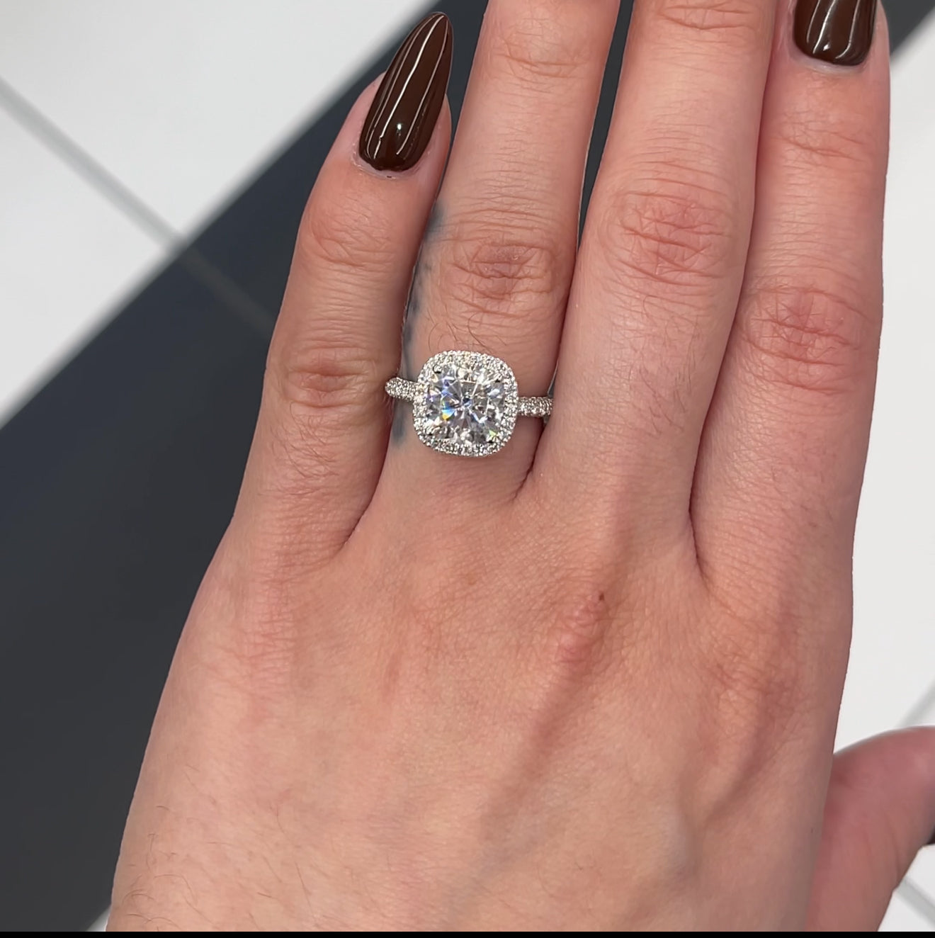 3.0 Ctw Cushion-Cut Halo Ring in 14K Gold