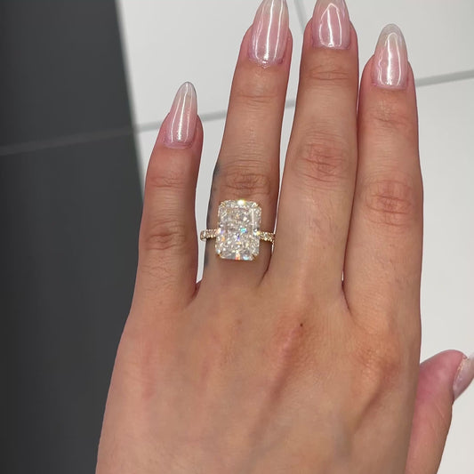 7.5 Ctw Radiant-Cut Diamond Ring in 14K Gold